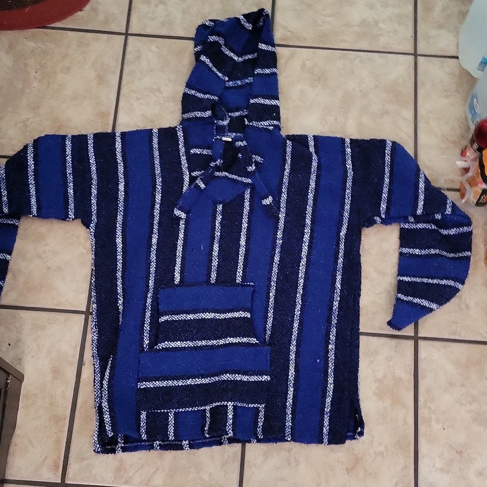 Sweaters - Picture 3 of 7